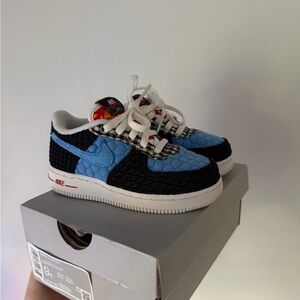 Nike Kids Sneakers in Blue and Black